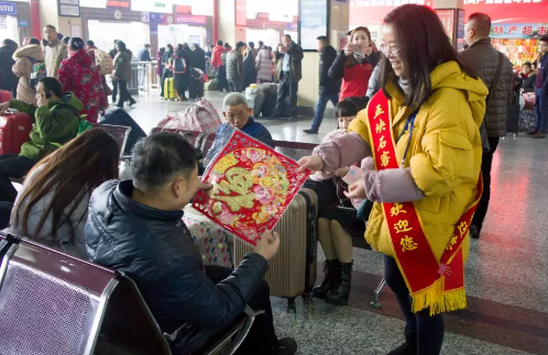 情暖旅途——尊龙凯时天生赢家春运进行时